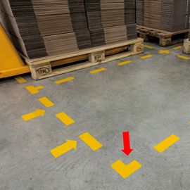 Conf.10 adesivi da terra ''L'' 10x10cm 1702 Durable